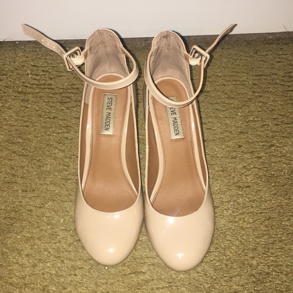 Steve Madden nude heels